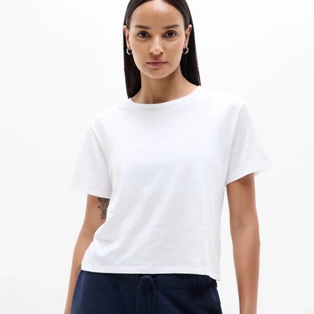 🏷️NWT Athleta‎ Size Large Essential Slub Tee Bright White Semi-Fitted Crew Neck - Picture 14 of 16